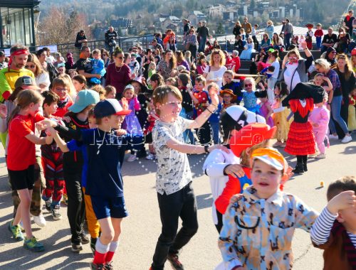 Mega Mome Le plus actuel des Bals pour Enfants