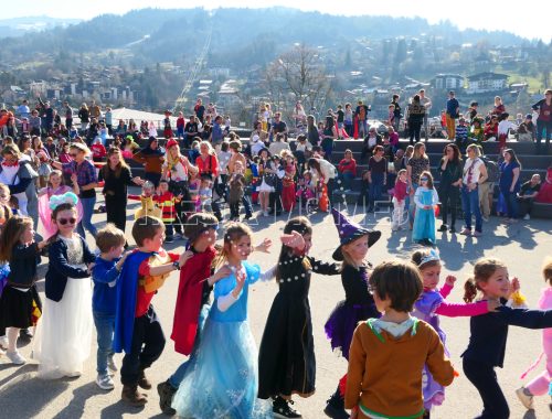 Mega Mome Le plus actuel des Bals pour Enfants